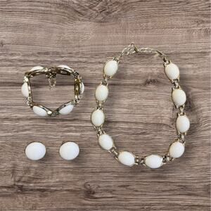 Vintage MONET White Thermoset Link Jewelry Necklace Bracelet & Clip Earrings Set